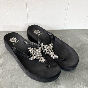 Yellow Box black platform sandals rhinestone cross suede leather size 8.5